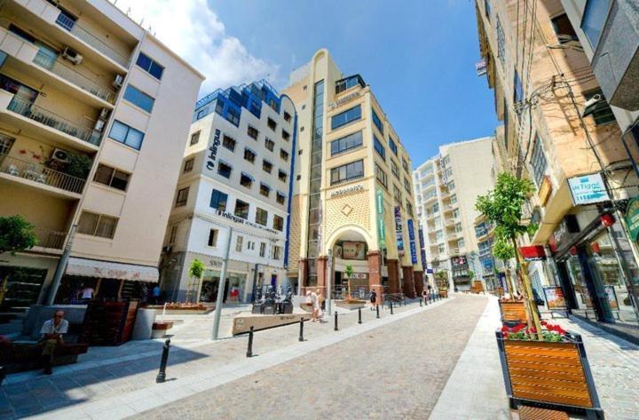 Idyllic Apartment Steps From The Promenade Sliema Exterior photo