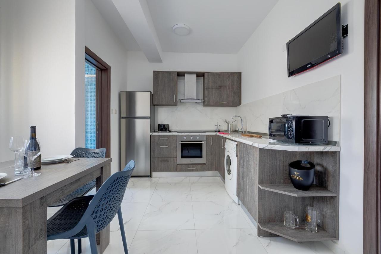 Idyllic Apartment Steps From The Promenade Sliema Exterior photo